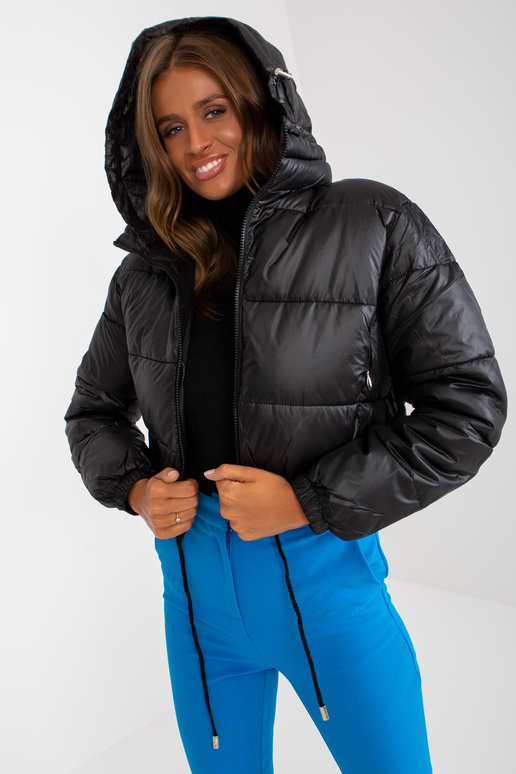 Černá krátká zimní bunda s kapucí