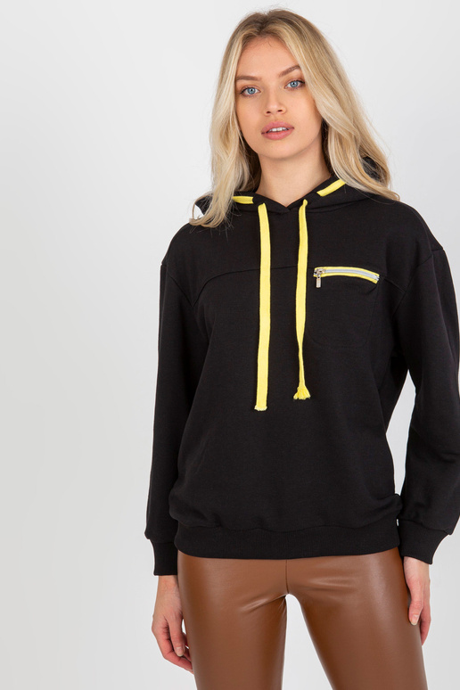 Černá mikina s kapucí a kapsou
