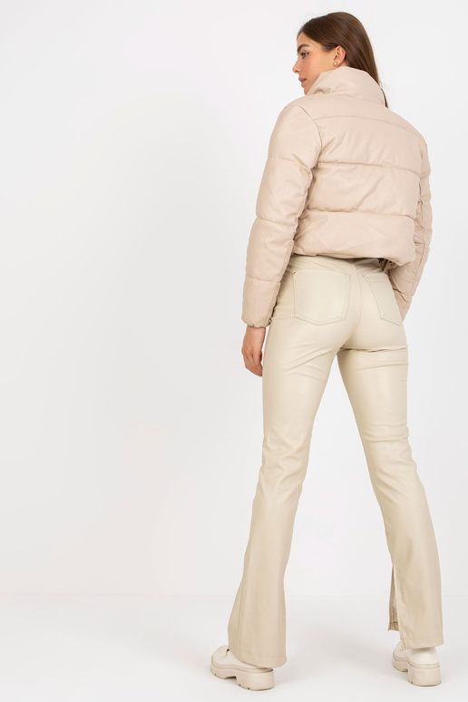 Béžová krátká péřová bunda z eko kůže... Béžová krátká péřová bunda z eko kůže...