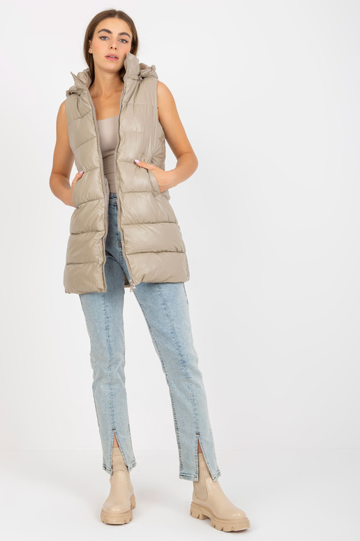 Tmavě béžová lakovaná péřová vesta s... Tmavě béžová lakovaná péřová vesta s...