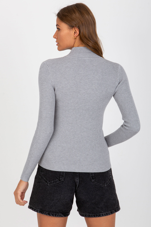 Šedý proužkovaný svetr s polovičním...