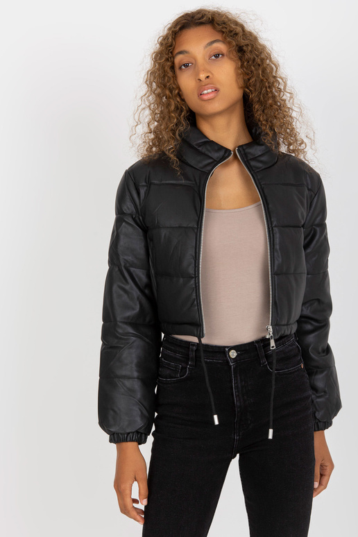 Černá krátká zimní bunda z eko kůže