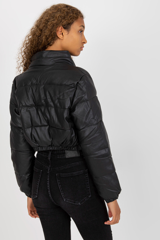 Černá krátká zimní bunda z eko kůže