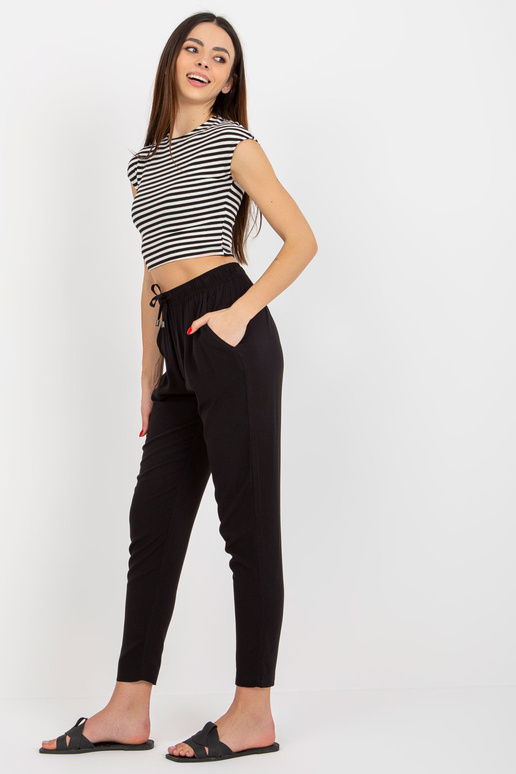 Černé letní kalhoty z viskózové látky...