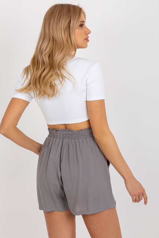 Šedé letní ležérní šortky s kapsami...