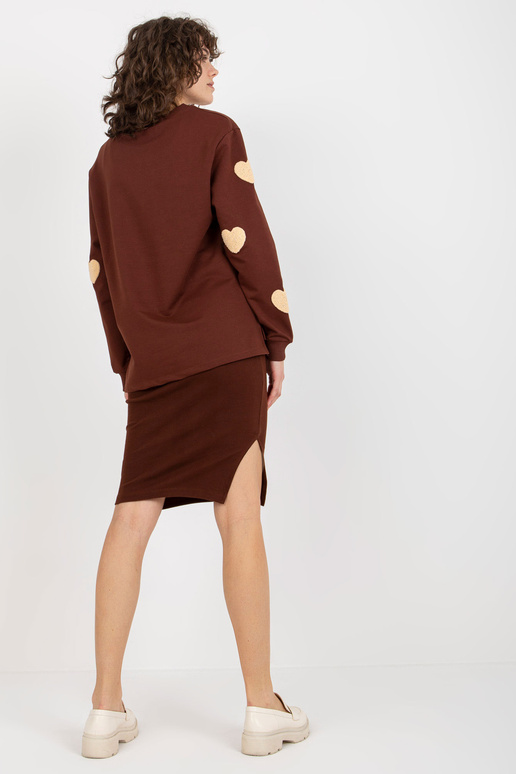 Tmavě hnědý ležérní set s pruhovanými... Tmavě hnědý ležérní set s pruhovanými...