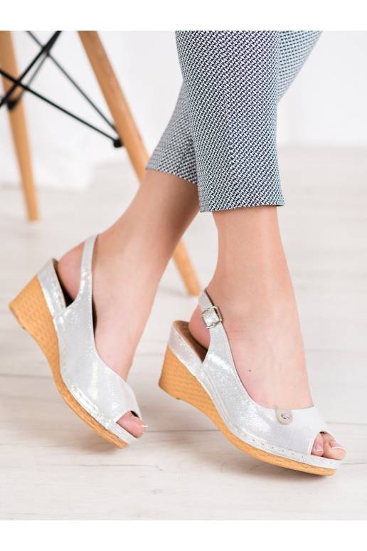 Sädelevad platvormiga sandaalid Sädelevad platvormiga sandaalid