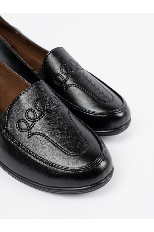 Dámské tenisky z ozdobnym haftem Dámské tenisky z ozdobnym haftem