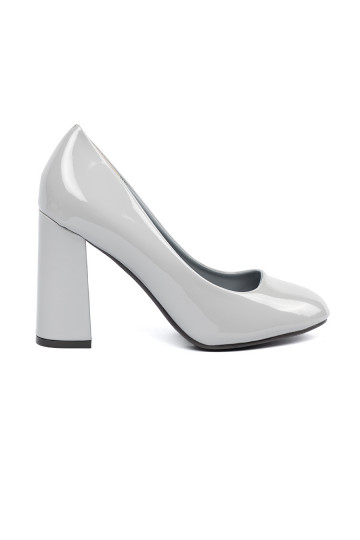 šedá  vysoké podpatky