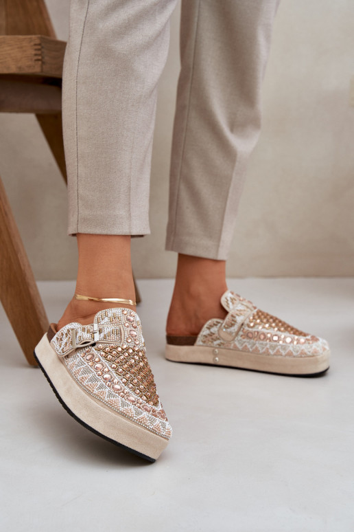Zdobené Pantofle s platformou béžové Terfitra
