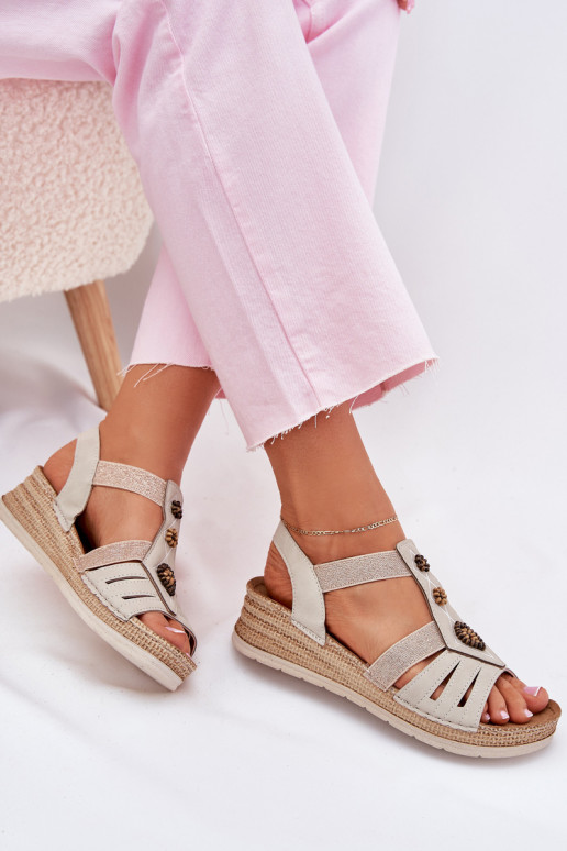 Dámské sandály  s pěknými detaily Inblu RV000015 slonová kost Dámské sandály  s pěknými detaily Inblu RV000015 slonová kost