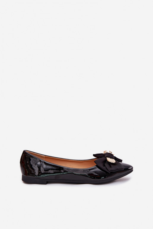 Lakované baleríny se stuhami I Złotą Broszką Černé Rivona