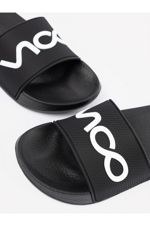 Černé Pantofle s nápisy Černé Pantofle s nápisy