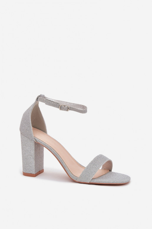 se třpytkami Dámské sandály na vysokém podpatku stříbrné barvy Kavina