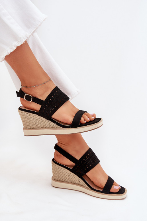Dámské sandály s ažurovými prvky   Černé Zolira