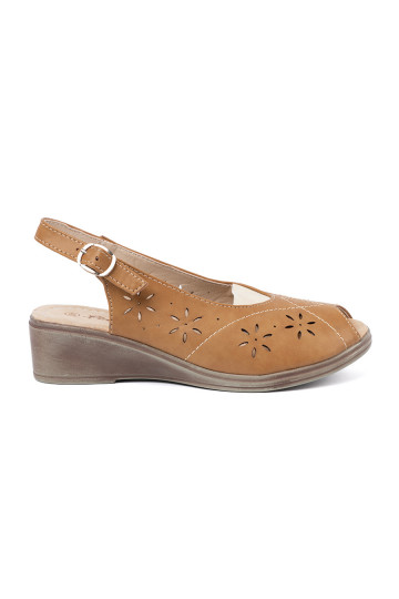 karamelová barva  sandály