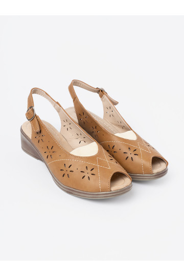 karamelová barva  sandály  2