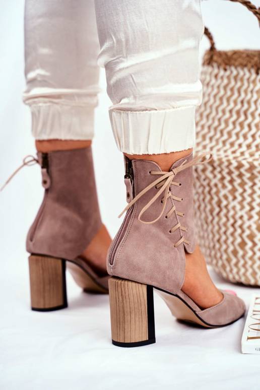 Naistesandaalid beeži värvi... Naistesandaalid beeži värvi...