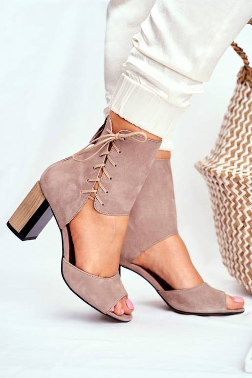 Naistesandaalid beeži värvi... Naistesandaalid beeži värvi...