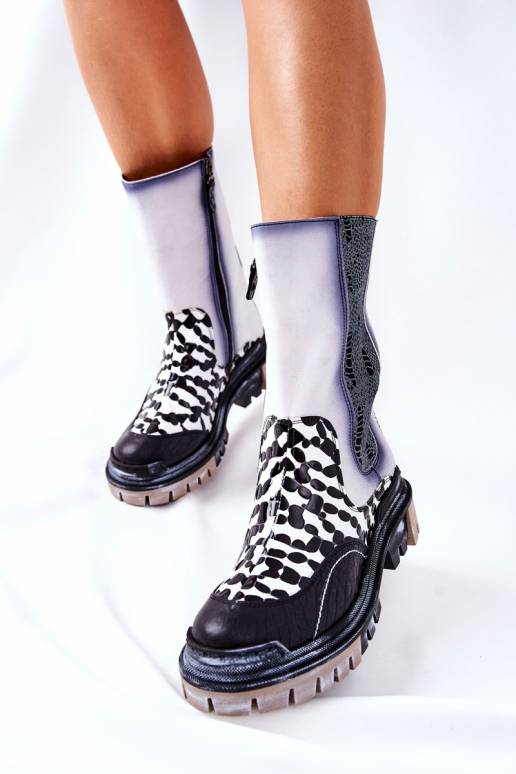 Naiste poolsaapad  -valget värvi... Naiste poolsaapad  -valget värvi...