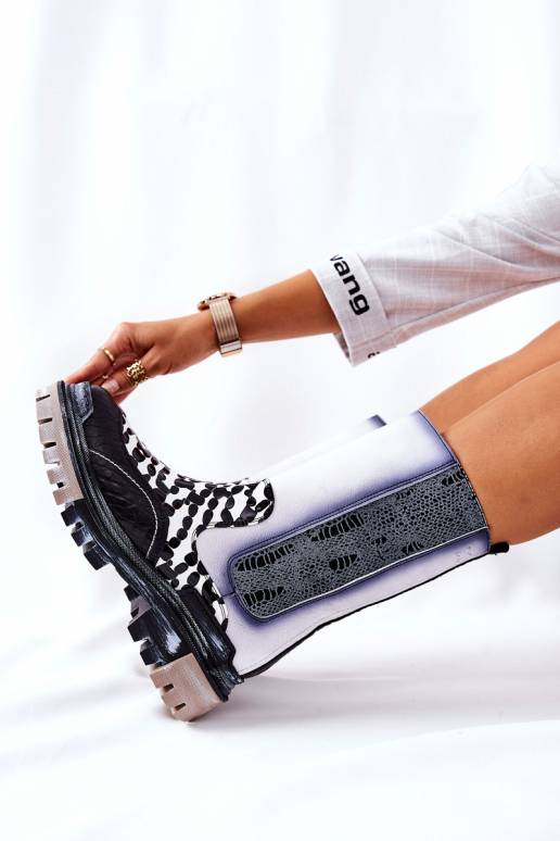 Naiste poolsaapad  -valget värvi... Naiste poolsaapad  -valget värvi...