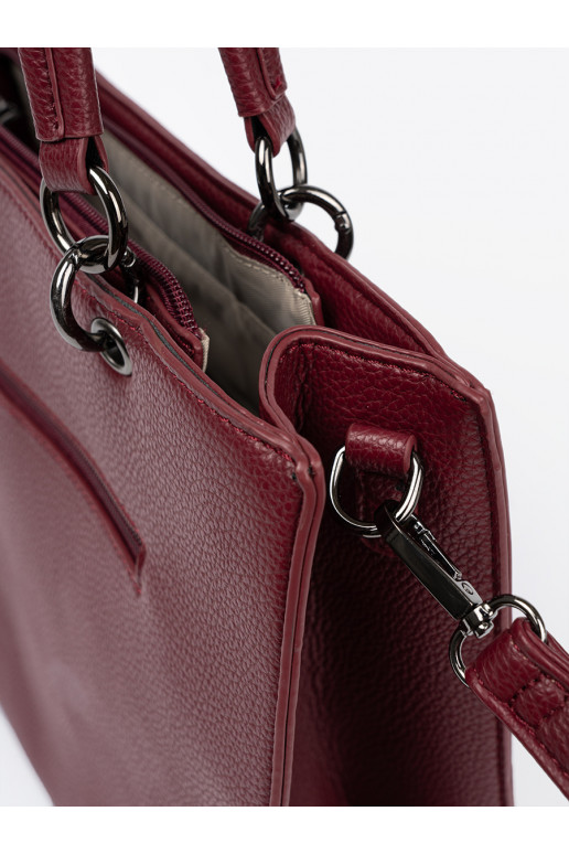 vínová kabelka typu tote z tłoczonym napisem