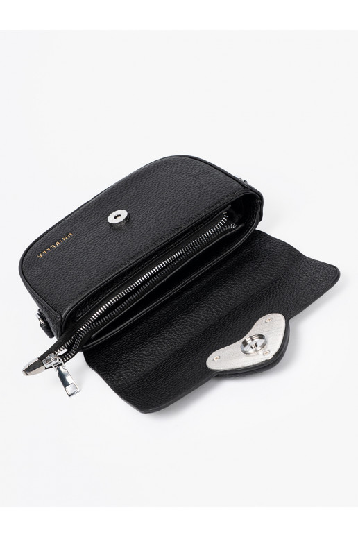 Kobieca kabelka  z dekoracyjnym zapięciem