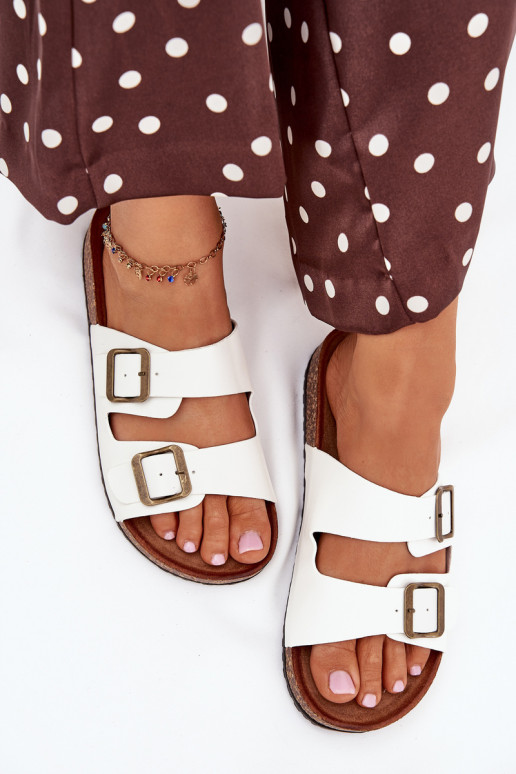  Pantofle s platformou s přezkami bílé Vesina