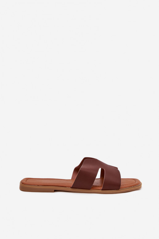 Pantofle  tmavě hnědá Salyra