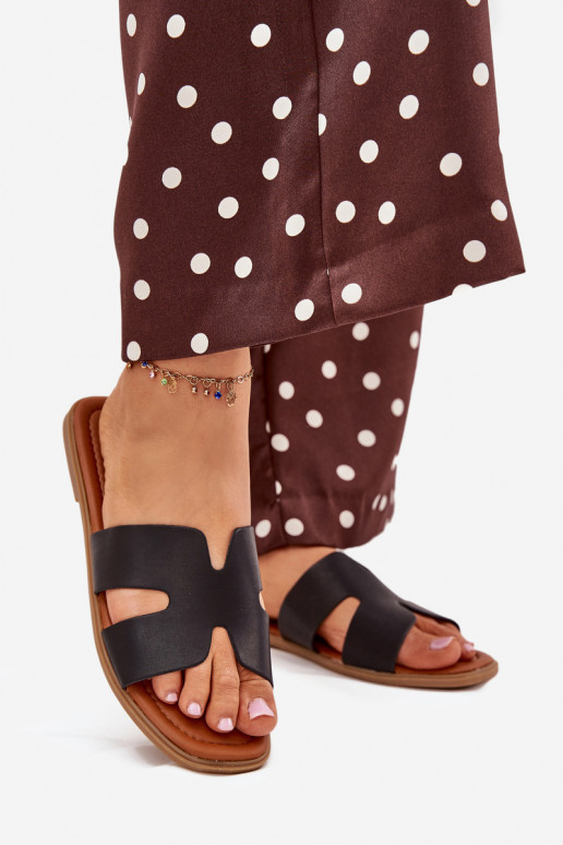 Pantofle  Černé Salyra