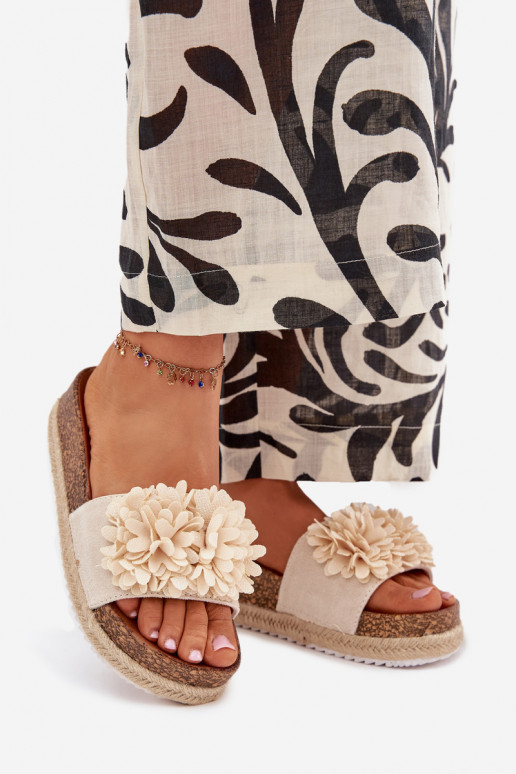 Dámské pantofle s platformou  s květinovými motivykami béžové Tessara