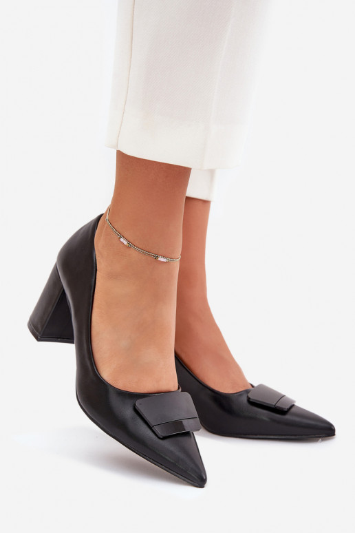 Obuv s podpatky s ornamenty Černé Celira