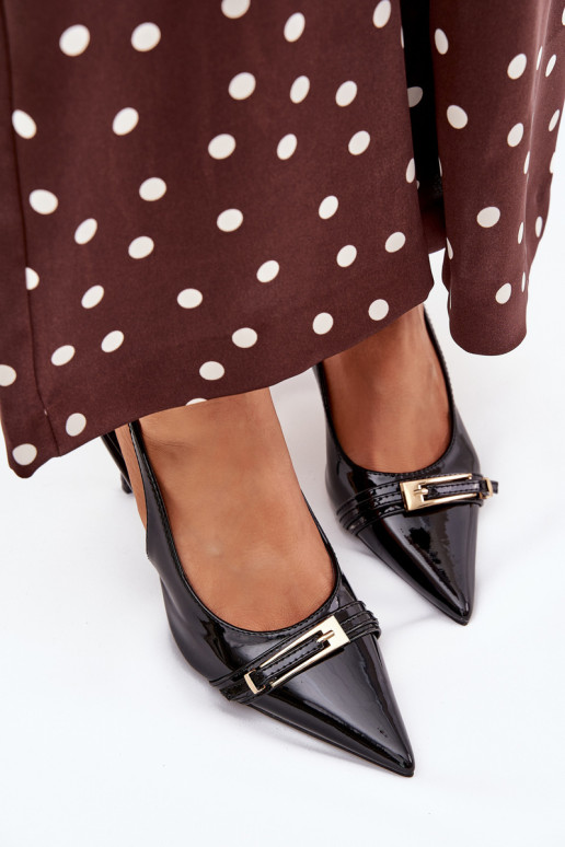 s efektem laku Obuv s tenkými podpatky se zlatými přezkami Černé Vivae s efektem laku Obuv s tenkými podpatky se zlatými přezkami Černé Vivae