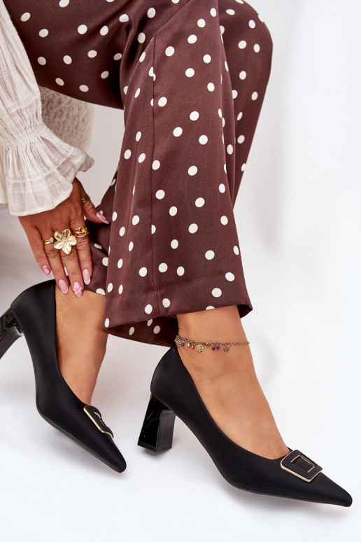 Obuv s podpatky zdobené s přezkami Černé Seriva Obuv s podpatky zdobené s přezkami Černé Seriva