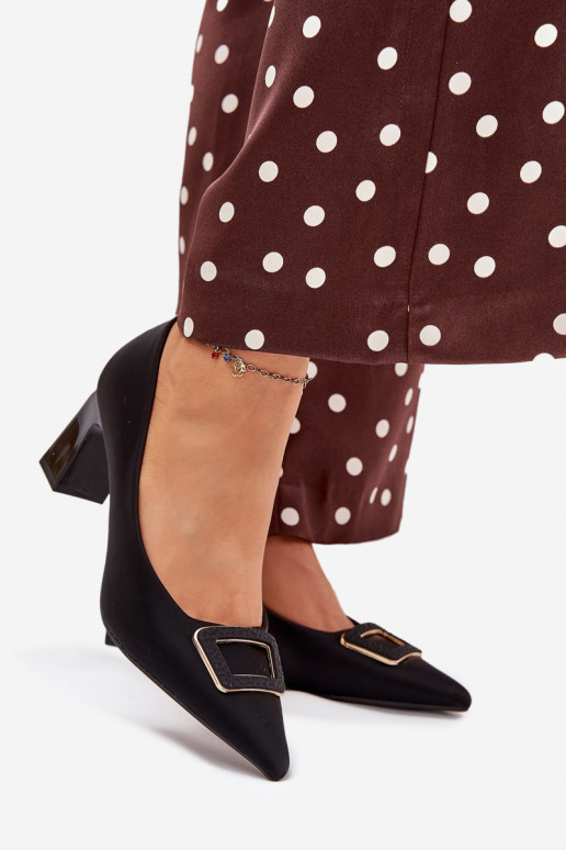 Obuv s podpatky zdobené s přezkami Černé Seriva Obuv s podpatky zdobené s přezkami Černé Seriva