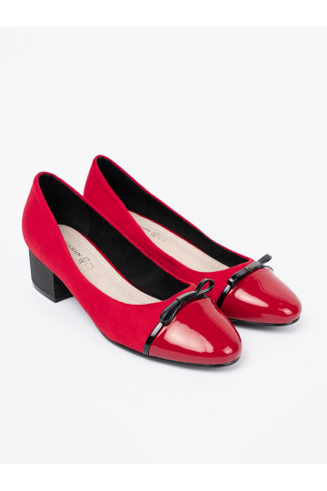 červené vysoké podpatky s mašlí i lakierowanym noskiem 2