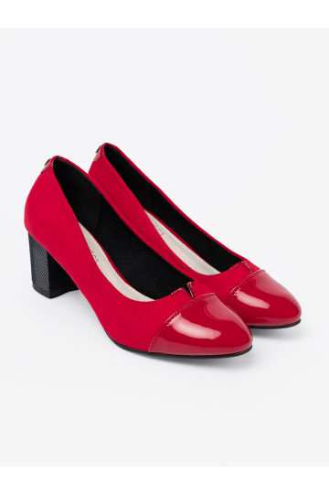červené vysoké podpatky z lakierowanym noskiem 2