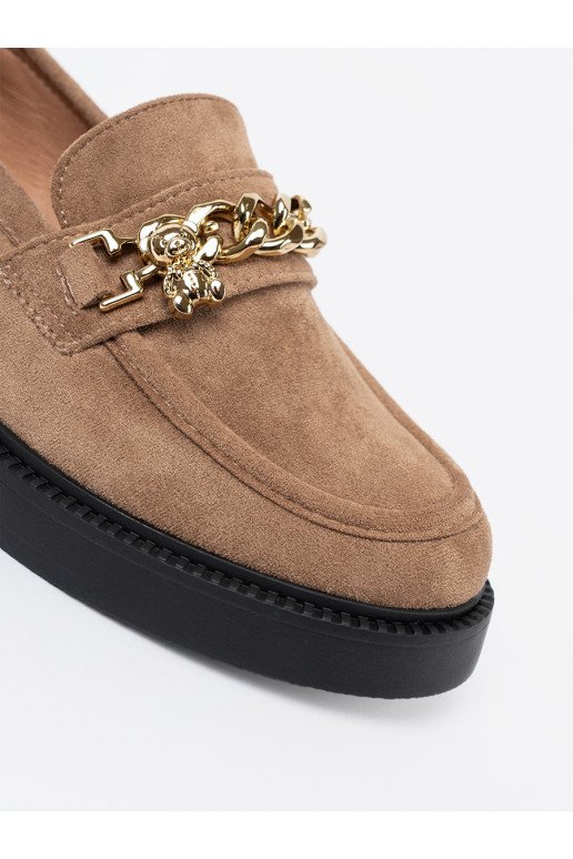 béžové mokasíny z m łańcuchem. béžové mokasíny z m łańcuchem.