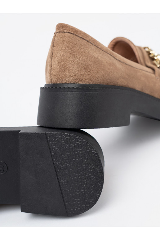 béžové mokasíny z m łańcuchem. béžové mokasíny z m łańcuchem.