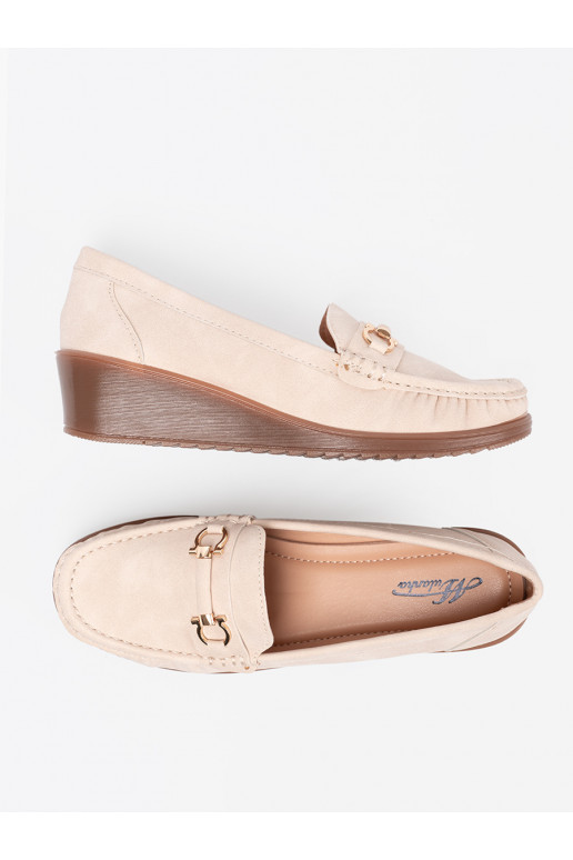 béžové mokasíny  z ozdobnym łańcuszkiem béžové mokasíny  z ozdobnym łańcuszkiem