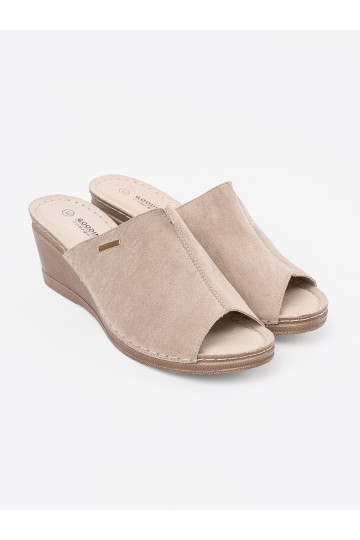 béžové  Pantofle s platformou 2