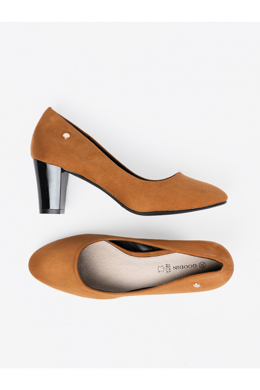 ze semiše vysoké podpatky  karmel