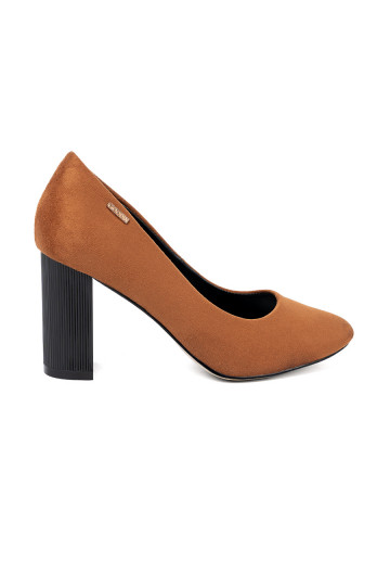 hnědá vysoké podpatky s černou podrážkou