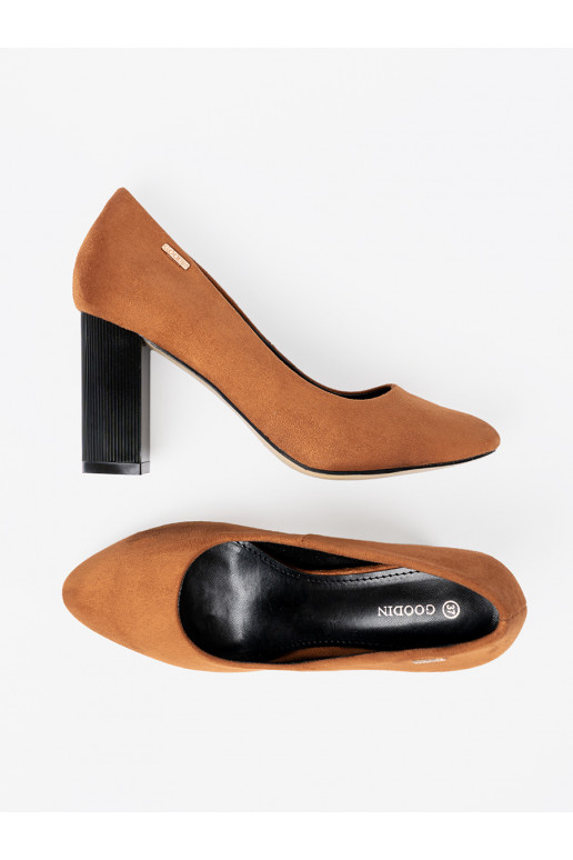 hnědá vysoké podpatky s černou podrážkou