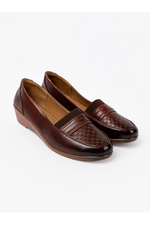 Dámské tenisky slip-on z fakturowanym noskiem Dámské tenisky slip-on z fakturowanym noskiem