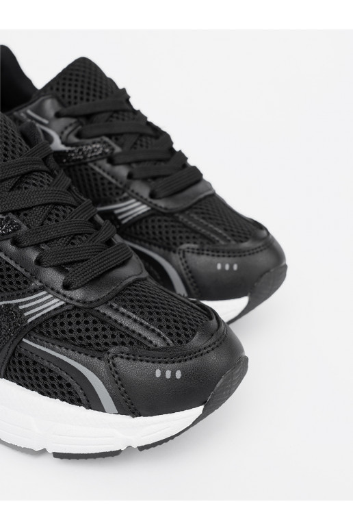 Černé Tenisky  i białą podeszwą