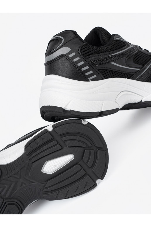 Černé Tenisky  i białą podeszwą