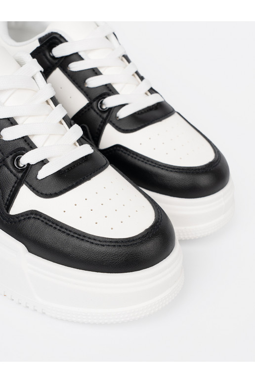   Tenisky z grubą podeszwą