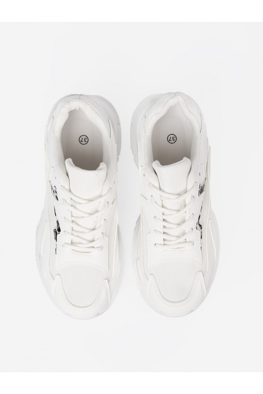 bílé sportovní obuvy z ozdobnym akcentem