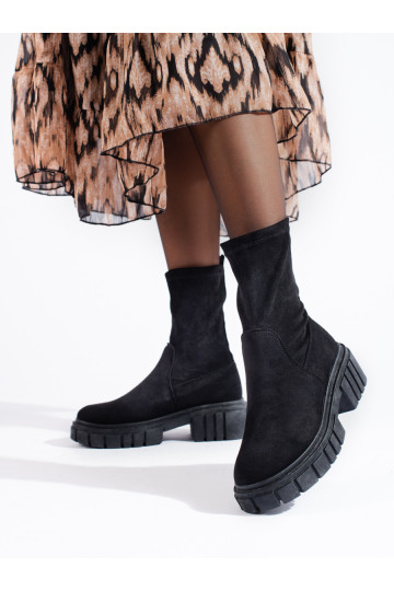 Černé boty ze semiše